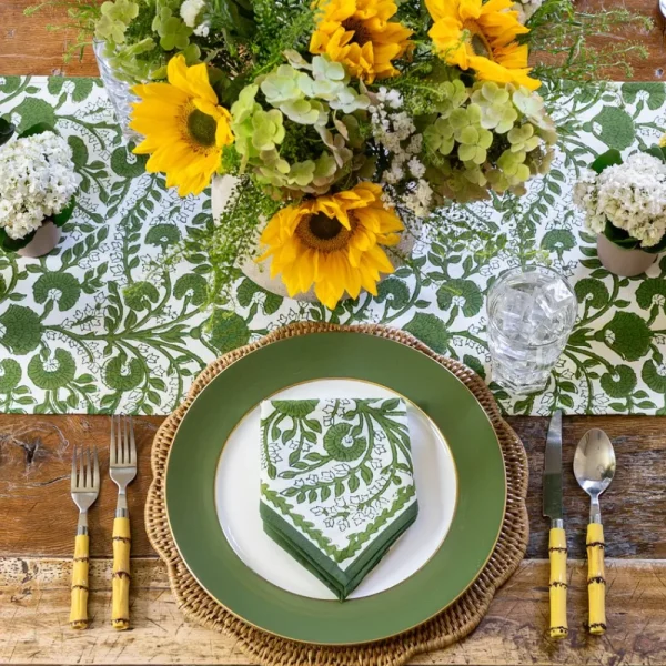 New Pomegranate Inc Cactus Flower Lettuce Green Table Runner