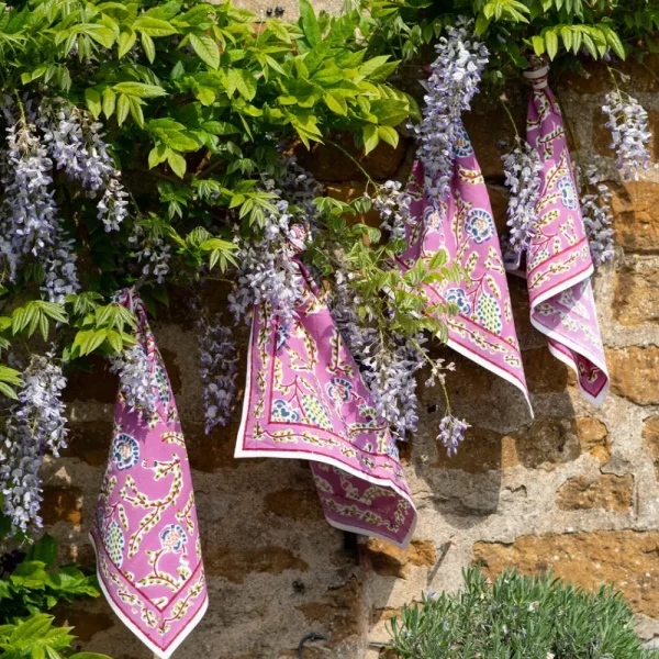 Discount Pomegranate Inc Climbing Dahlia Lilac Napkin | Set of 4