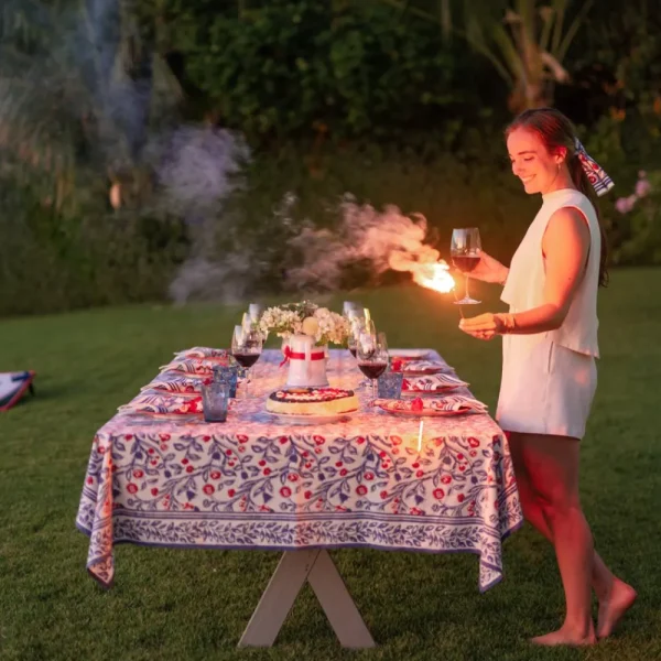 Sale Pomegranate Inc Emma Red & Blue Tablecloth
