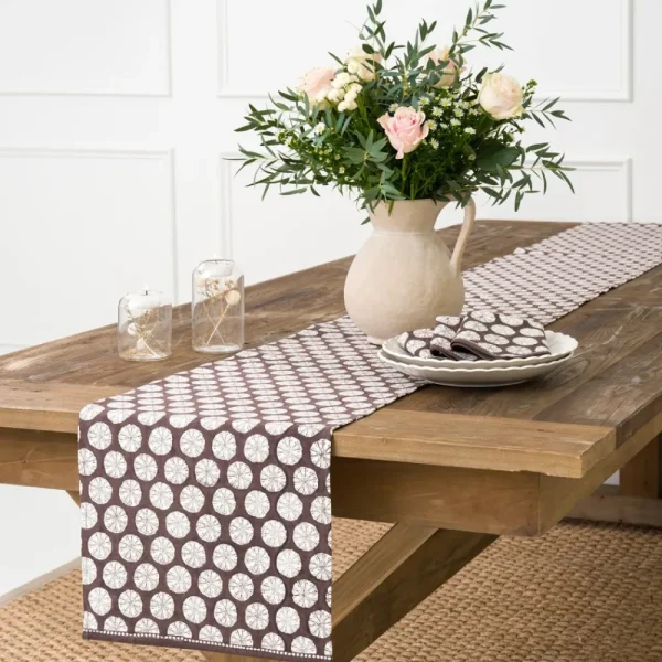 Online Pomegranate Inc India Hicks Home Sea Biscuit Chocolate Table Runner