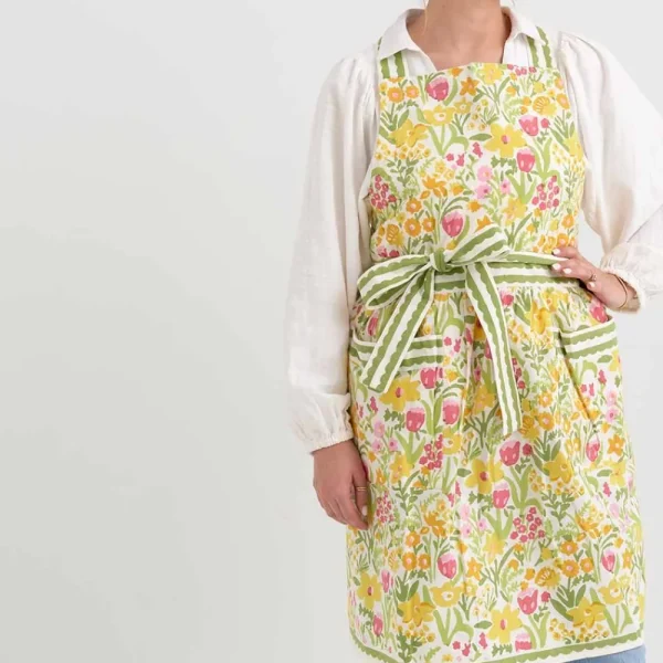 Fashion Pomegranate Inc 70s Flower Apron