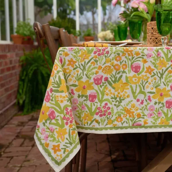 Sale Pomegranate Inc 70s Flower Tablecloth